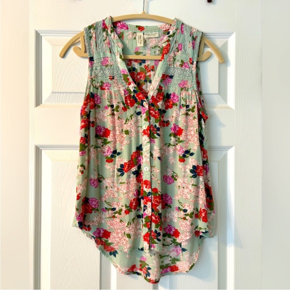 Anthropologie Meadow Rue Button Down Sleeveless Floral Top Size 4
EUC